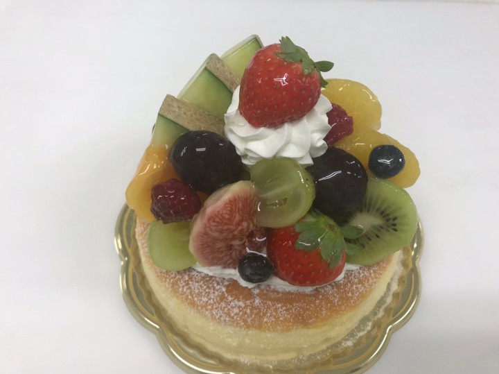 チーズケーキフルーツアップデコレーション