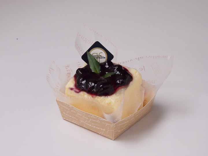 ブルーベリーのレアチーズケーキ